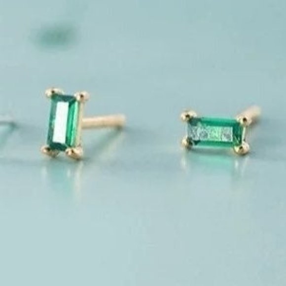 Small Emerald 925 Gold Studs Earrings - EOS002 Gold - Picture 8 of 11